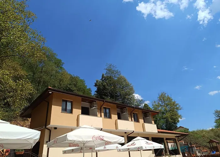 комплекс кантона * Razhishte