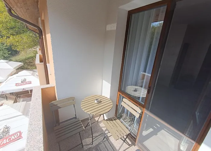 комплекс кантона אתר נופש Razhishte